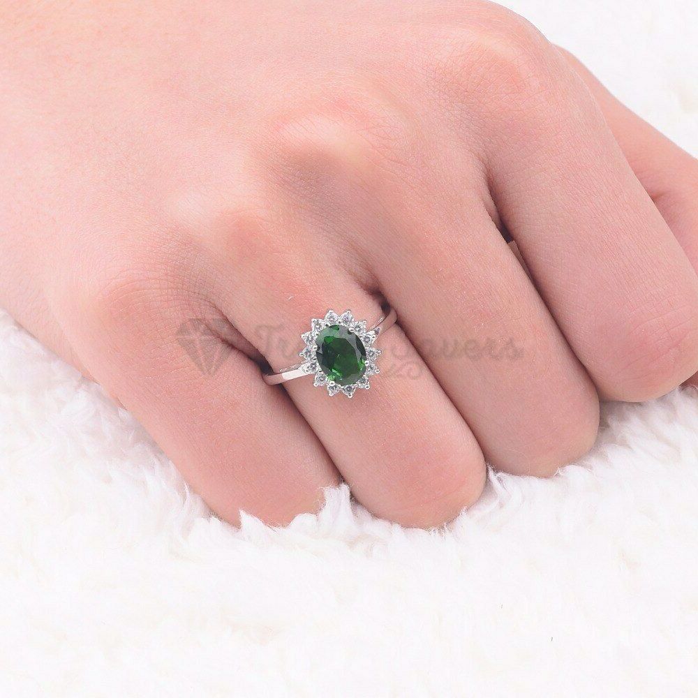 Size 9 (19mm) S - T Elegant Oval Cut Emerald Gemstone Thin Band Engagement Ring