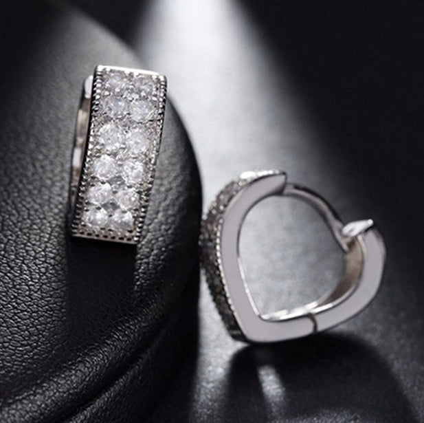 Reffeer Orecchini in argento sterling 925 massiccio, con lettera X, per donne, ragazze, orecchini CZ X, 18 Millimeter, Argento sterling, Zirconia cubica Reffeer Orecchini in argento sterling 925 massiccio, con lettera X, per donne, ragazze, orecchini CZ X, 18 Millimeter, Argento sterling, Zirconia cubica